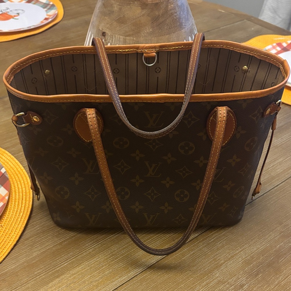 Louis Vuitton Neverfull PM